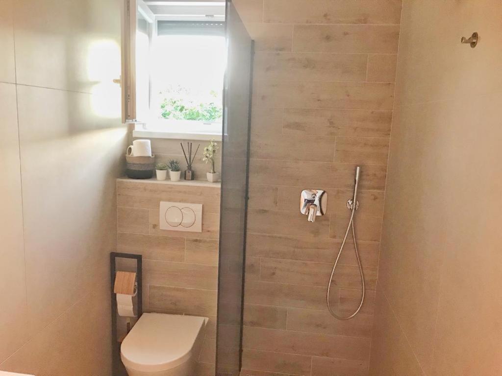 Hedonist-luxury 2 Bedroom With Private Hot Tub, Garden And Free Parking * Trogir