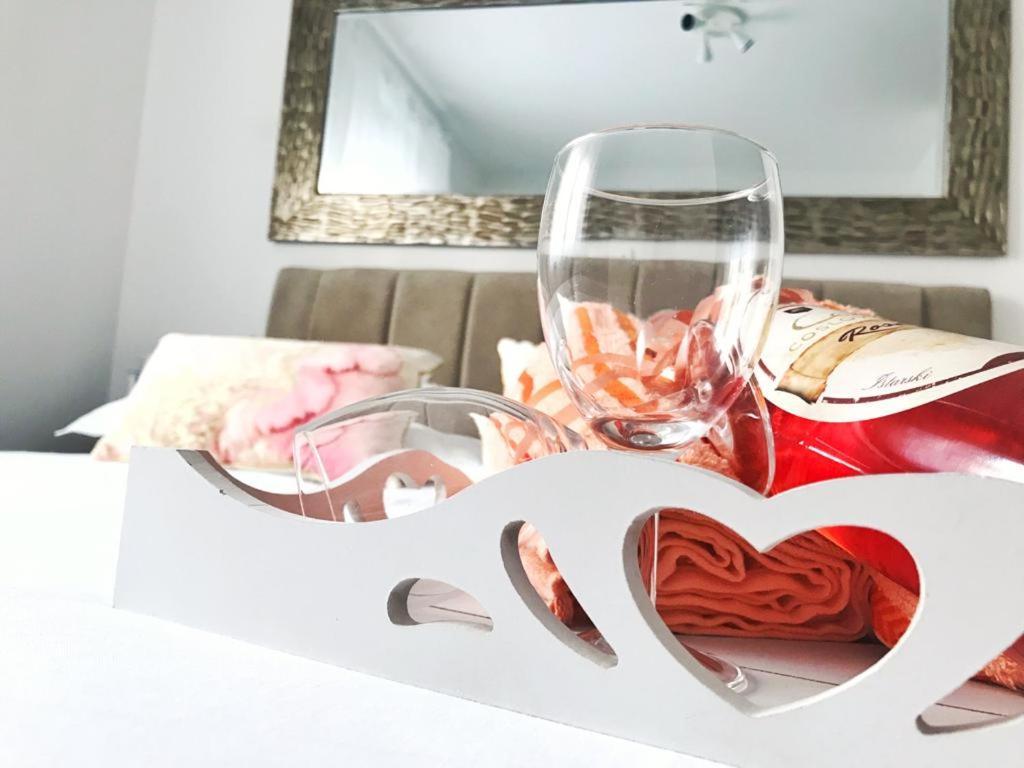Hedonist-luxury 2 Bedroom With Private Hot Tub, Garden And Free Parking Apartment Trogir