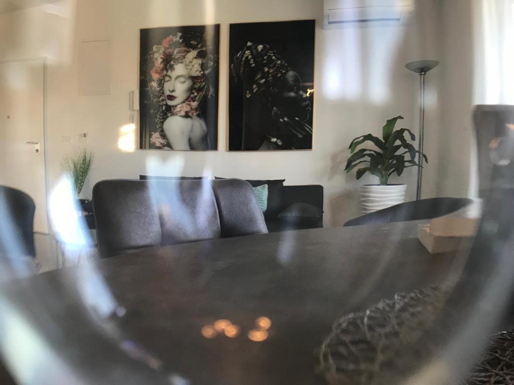 Hedonist-luxury 2 Bedroom With Private Hot Tub, Garden And Free Parking Trogir