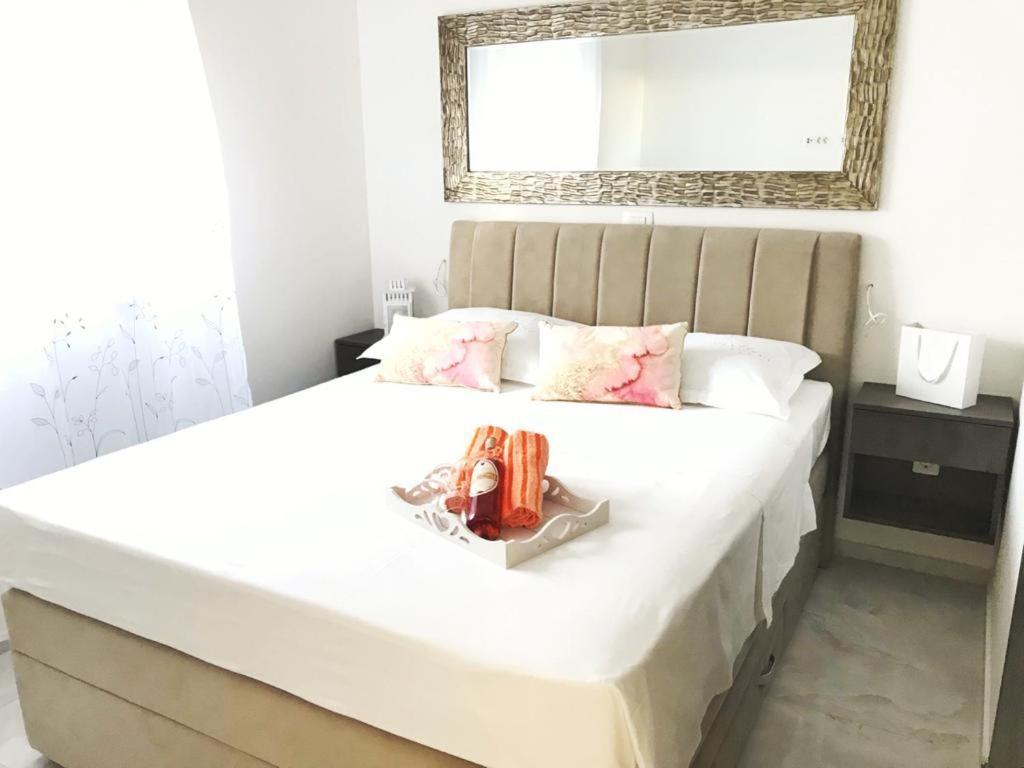 Hedonist-luxury 2 Bedroom With Private Hot Tub, Garden And Free Parking * Trogir
