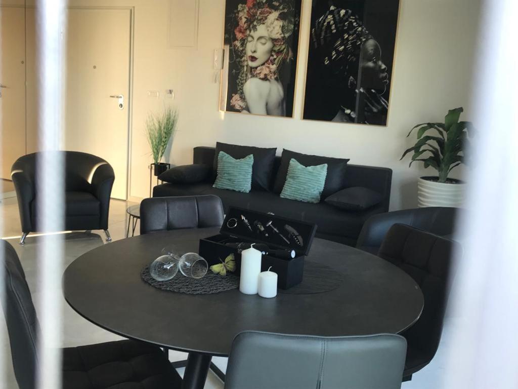 Apartment Hedonist-luxury 2 Bedroom With Private Hot Tub, Garden And Free Parking *