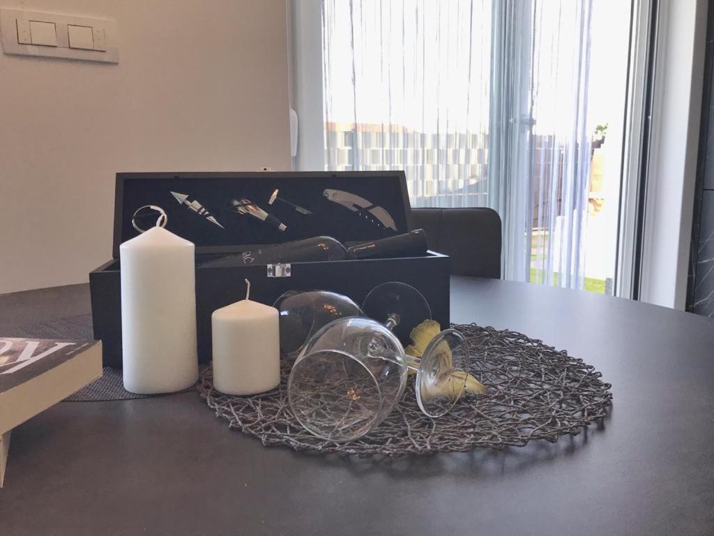 Apartment Hedonist-luxury 2 Bedroom With Private Hot Tub, Garden And Free Parking